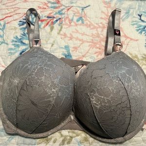 NWT Victoria’s Secret Gray Lace Sexy Tee Plunge Bra
